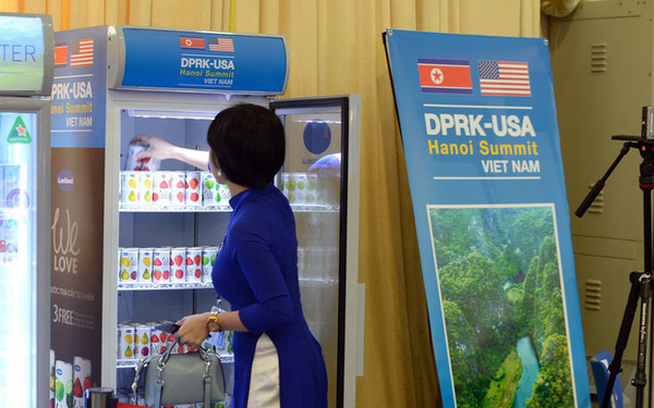 Hành động đẹp thời dịch corona: DN có sản phẩm phục vụ hội nghị thượng đỉnh Mỹ - Triều thu mua thanh long cho nông dân để chế biến nước ép